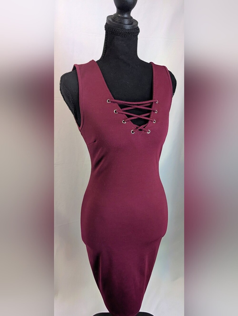 GUESS Burgundy Lace Up Bodycon Dress Size Small Wine Red Stretch Mini